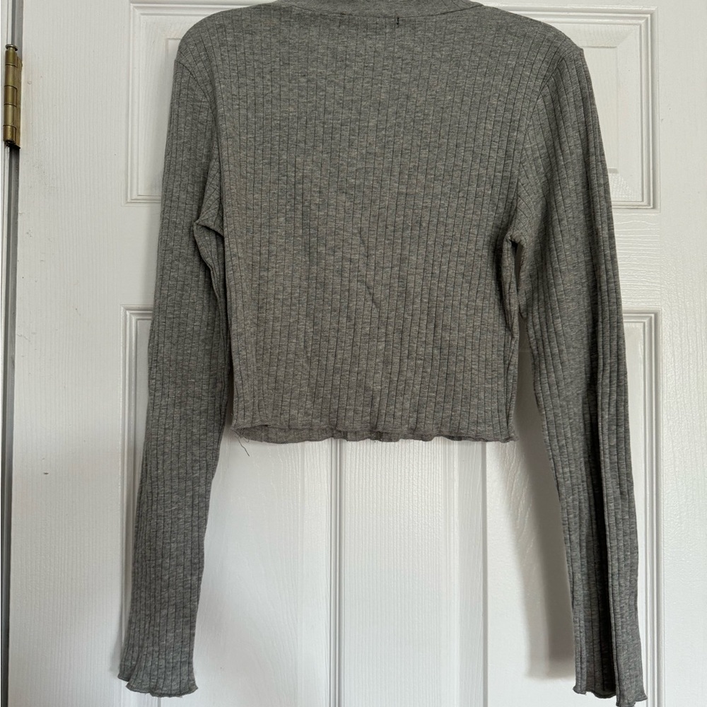 Gray Cropped Ribbed long sleeve - Picture 2 of 3